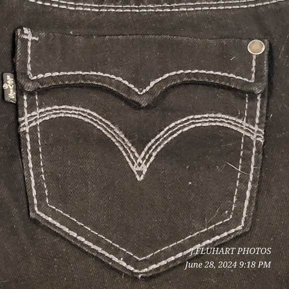 Levi Curvy Straight Jean's NWOT  Black Sz 4M W27 L32 - Picture 13 of 16